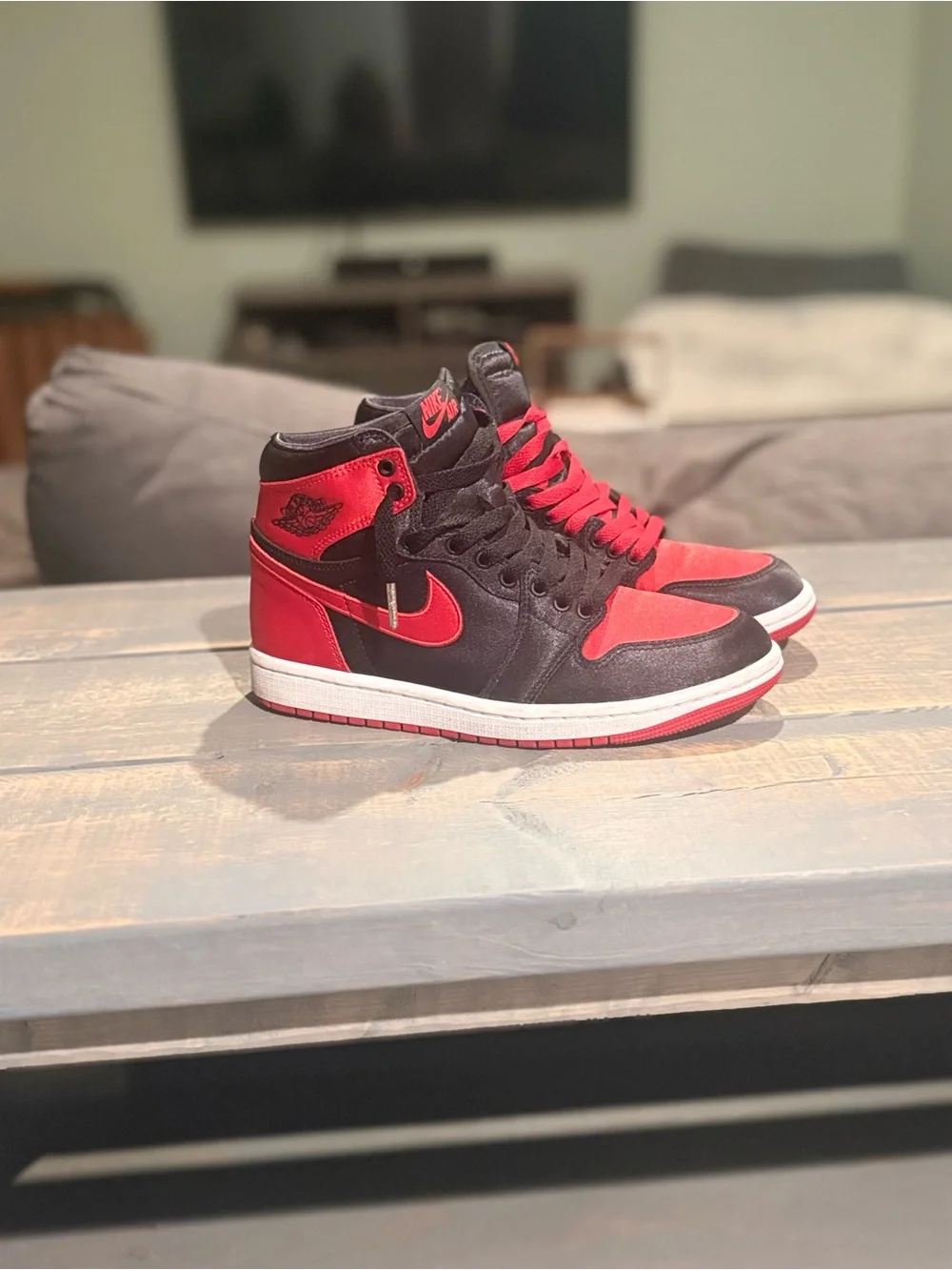 Nike Air Jordan 1 High Satin Bred